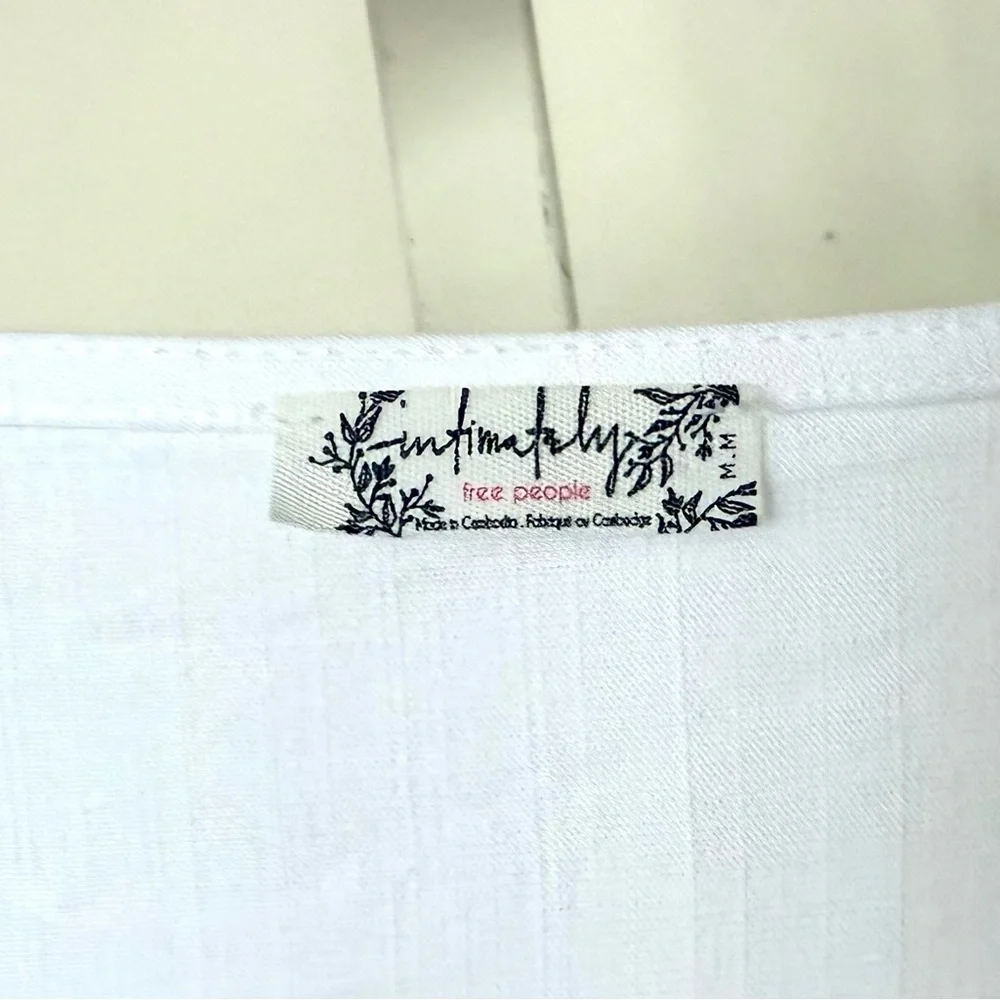 Free People White Bodysuit EUC Intimately Deep Conversations S/S v neck Size M - Picture 8 of 8